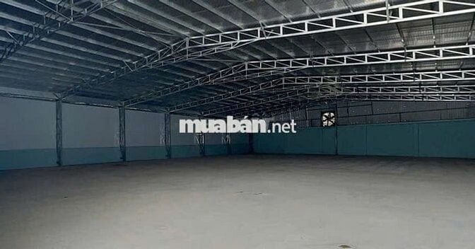 Cho thuê nhà kho Quận 7 DT 650m2 xe cont vào tận cửa trần cao thoáng