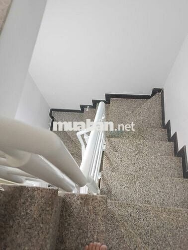 Cho thuê nhà HXH Bàn Cờ .P4. Q3. 4x7m T+3L + 3pn Giá 14tr