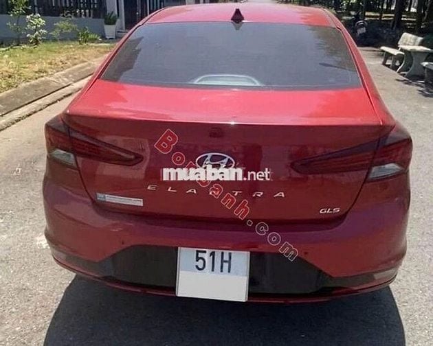 Hyundai Elantra 2.0 AT 2019-Màu đỏ