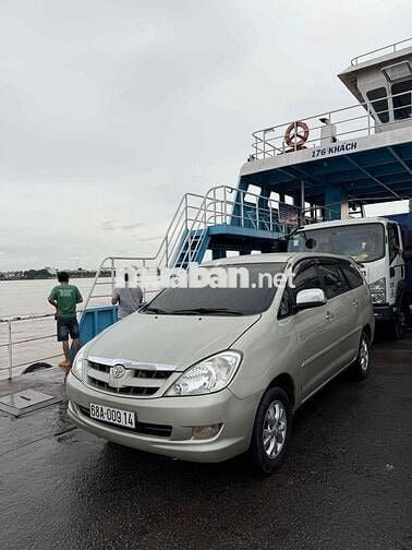 Toyota Innova 2006 G - 300000 km