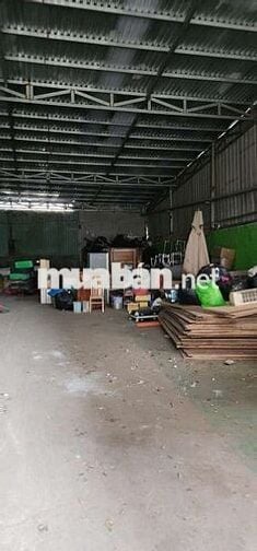 Kho 10×30 giá 17 triệu.đường xe container