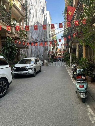 Bán nhà Linh Lang 90m2, 5 tầng, vỉa hè, ô tô tránh, khu Hàn Nhật