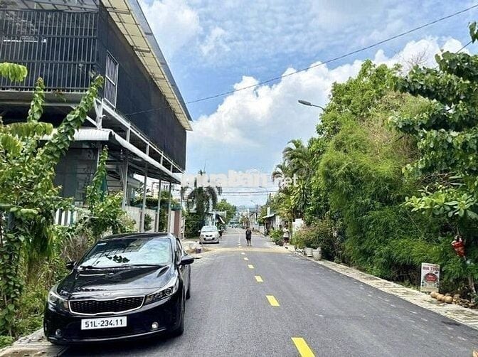 LÀM ĂN KHÓ KHĂN, ÔNG HẰNG GỬI BÁN LÔ ĐẤT 120M2 KP4,CỦ CHI, DÂN CƯ ĐÔNG