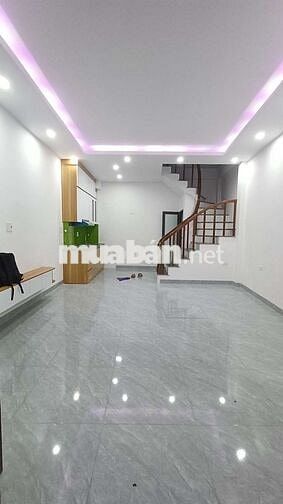 BÁN NHÀ PHẠM VĂN ĐỒNG GẦN KĐT CIPUTRA. 5 TẦNG SẴN Ở ĐẦY ĐỦ TIỆN ÍCH.