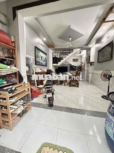 cho thuê nhà nguyên căn full nội thất sát kcn hẻm bê tông nước sạch