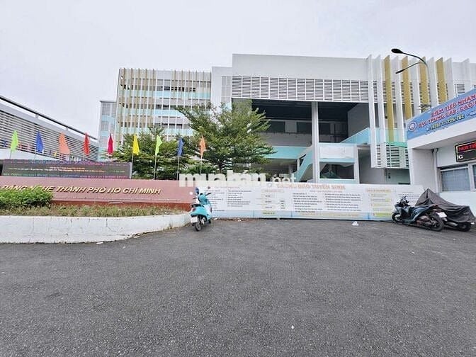 Hot- Bán đất tặng nhà c4- Sát HD 2- 30m ra MT đường- 163m2- Nở hậu