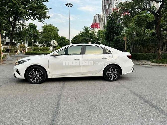 Kia K3 lăn bánh 2022 siêu lướt phom mới