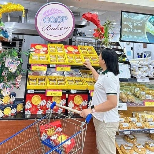 Siêu Thị Tuyển Sinh Viên Trung Tuổi, Lao Động Phổ Thông Đi Làm Ngay 