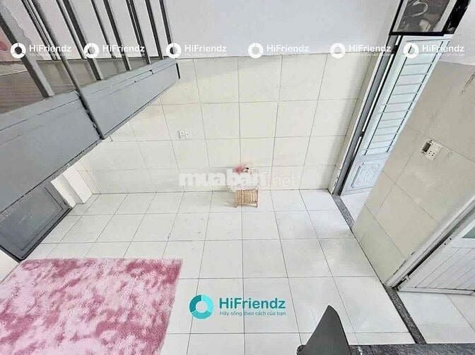 TRỌ DUPLEX NGÃ TƯ THỦ ĐỨC – CÓ BAN CÔNG, TÁCH BẾP, FULL NỘI THẤT