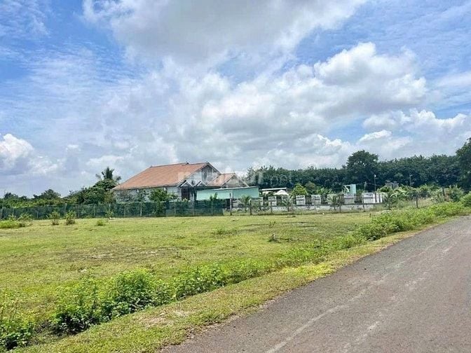 KẸT TIỀN BÁN GẤP 20X40=800M2 ĐẤT THỔ CƯ SHR SÁT CHỢ, TR.HỌC. GIÁ 170TR