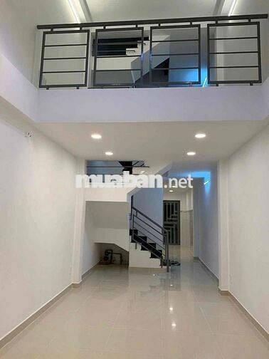 Nhà gần chợ Bà Chiểu, 3PN, dt 111.6 m2 (3.22mx15.61 & 1.5m sân)