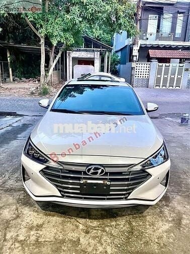 Hyundai Elantra 2.0 AT 2021 – Giá hợp lý