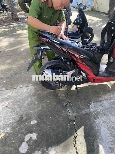 Cần bán vario 150
