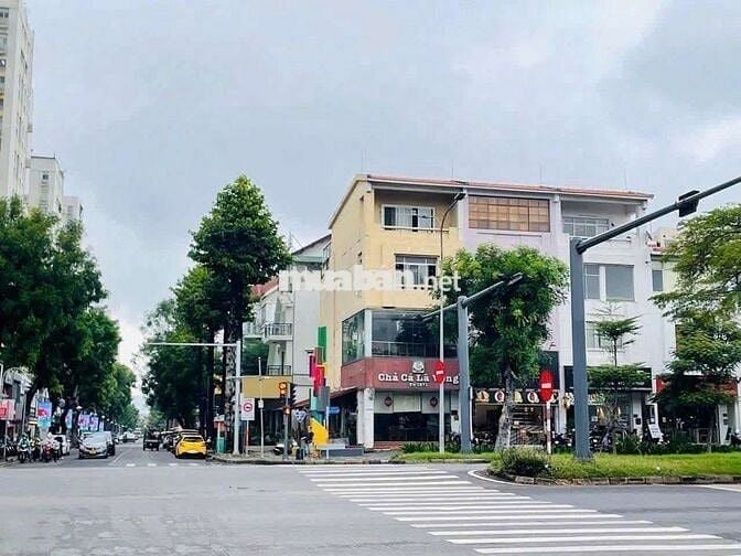 CHO THUÊ CĂN GÓC 2 MẶT TIỀN KHU KINH DOANH SẦM UẤT PHÚ MỸ HƯNG QUẬN 7
