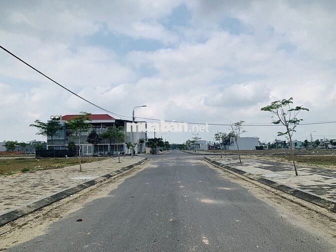 Bán Đất 168,6m2 Ngang 6m Cách Chợ 200m, Gần Làng Đại Học, Giá 3,5 Tỷ