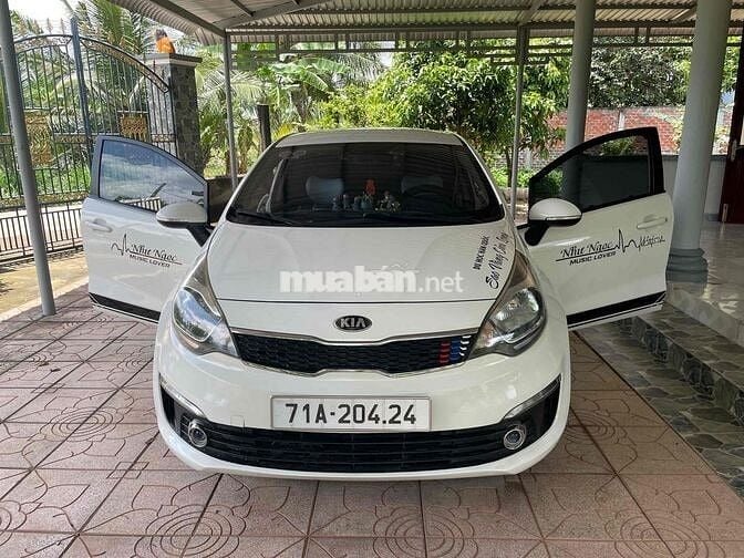 Kia Rio 2016 1.4 AT Sedan - 120000 km