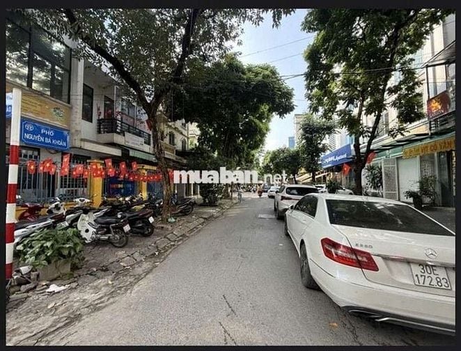 Tôi cần bán Tòa nhà Duy Tân 10tầng thang máy full nội thất.