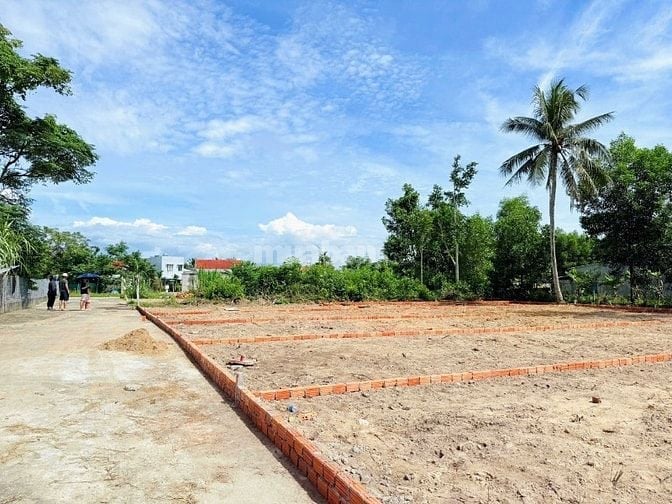 Bán 6 lô ngay uỷ ban Hoà Vang nằm sát trục QL14B cách 50m, giá cực tốt