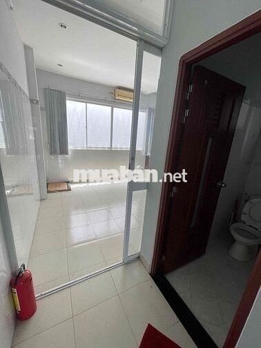 Cho thuê nhà mặt tiền Cao Thắng, P.3, Q.3 – 4.1x17.5m, 13PN, giá 60 tr