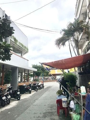 Cho thuê nhà Phan Văn Trị đối diện Emart, hẻm xe tải sau lưng căn MT.