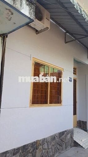 Thuê nhà nguyên căn, DT: 44m2, cách Siêu thị VinCom Hung Vuong 160m