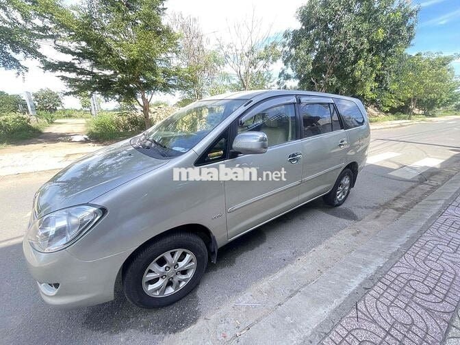 Toyota Innova 2007 G - 120000 km