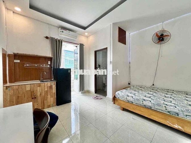Ban Công Full Nội Thất, Điện Nước Rẻ, Hình Thực Giá Thực