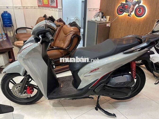 Honda SH 160i 4Van Đời 2024 Màu Xám Bóng Máy Zin
