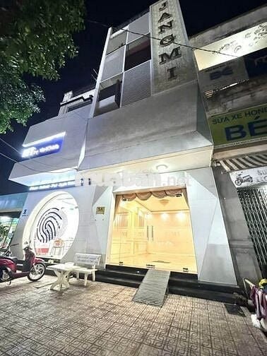 Cho thuê nhà 1 trệt 4 lầu mặt tiền trần văn hoài gần vincom xuân khánh
