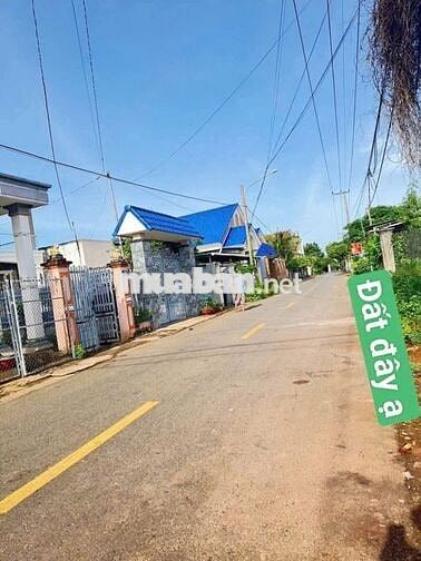 8x34m đường huyền trân công chúa thị trấn đất đỏ giá 2 tỷ 500