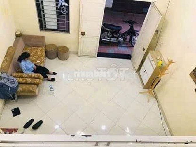nhà cấp 4 diện tích 30m2 Ngõ 987 Ngô Gia Tự, Long Biên. Giá 3tr