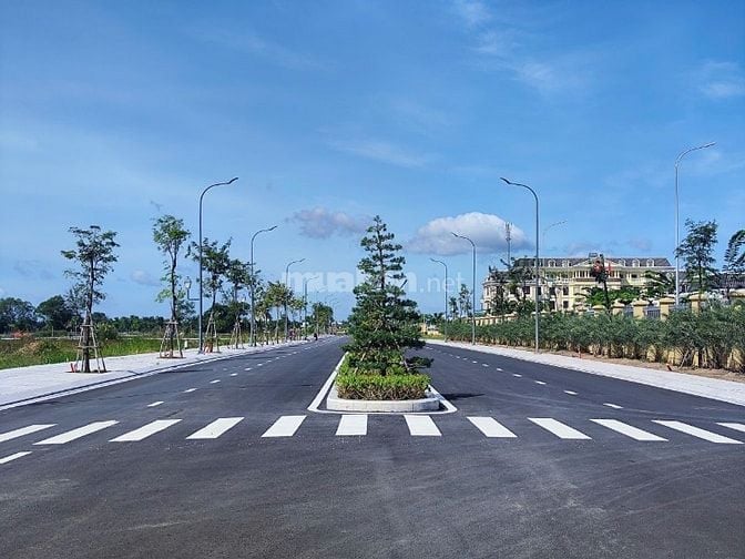 BIỆT THỰ NGAY TRUNG TÂM HÀNH CHÍNH XÃ THỦ THỪA - ƯU ĐÃI LÊN TỚI 800TR