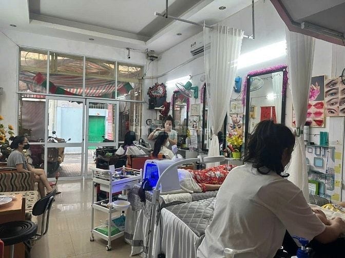 Sang tiệm tóc đang KD tốt do chuyển chỗ ở, Hoàng Hoa Thám, Bình Thạnh