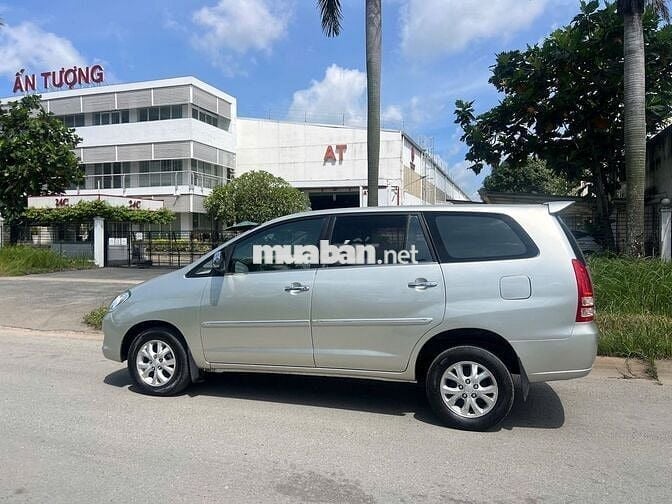 Toyota Innova 2006 G - 200000 km