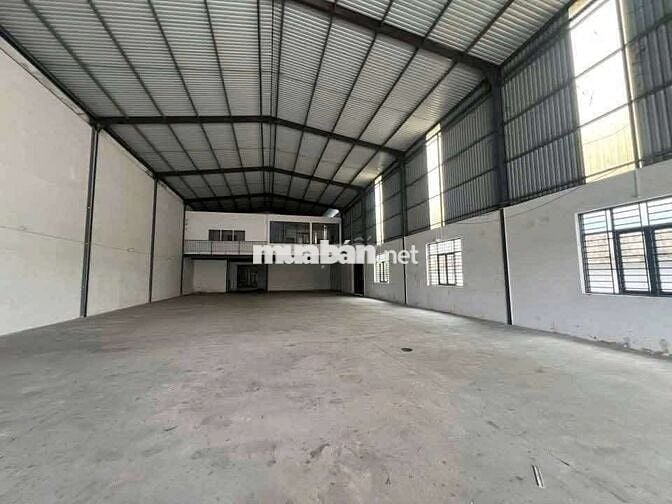 Xưởng 2200m giá 95 tr Đức Hòa Long An