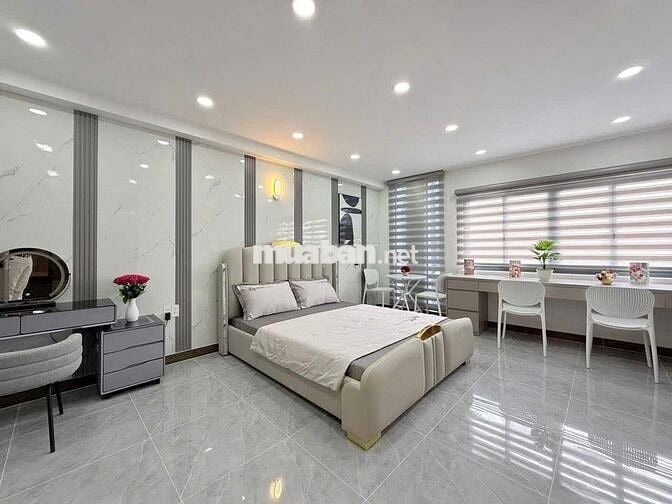 Nguyên căn Trương Hoàng Thanh P12, Tân Bình 5 tầng mới full nội thất