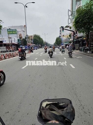 Cho thuê Diện tích: 8 x 25m. 1 Trệt 2lầu 3PN 3WC lề rộng rãi.