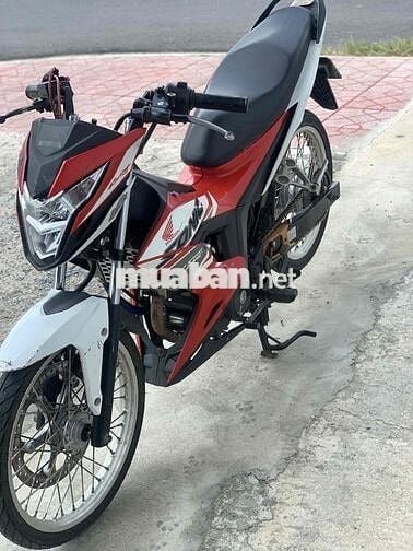 SONIC trắng đỏ đen