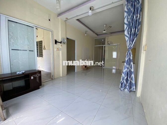 Bán chung cư đường 23, Hiệp Bình Chánh, sổ riêng giá 2,1 tỉ