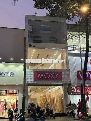✅CHO THUÊ NGUYÊN CĂN MẶT TIỀN ĐƯỜNG NGUYỄN TRÃI , PHƯỜNG 3, QUẬN 5