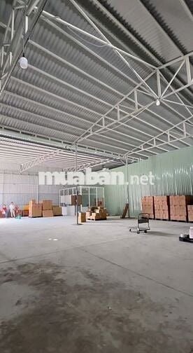 Cần cho thuê gấp kho 500m2 giá siêu rẻ ở Đường Huỳnh Tấn Phát