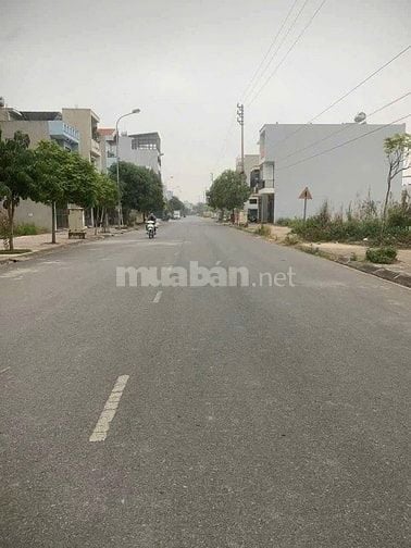 Bán đất mặt đường 10m Tái Định Cư Phú Xuân