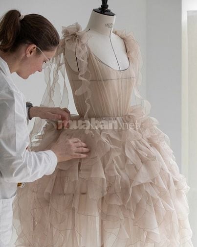 CÔNG TY THỜI TRANG NỮ CẦN TUYỂN GẤP THỢ CẮT, THỢ MAY NAM/ NỮ