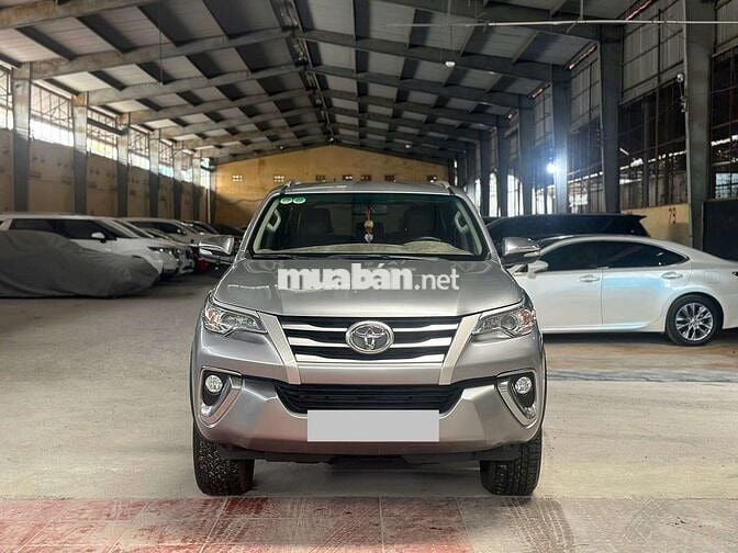Chính chủ bán Toyota Fortuner 2.4G sàn 2017 lướt.
