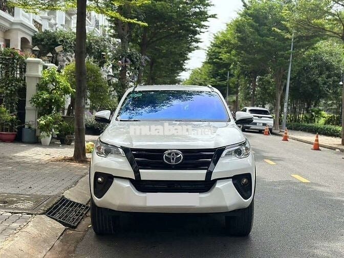 Chính chủ bán Toyota Fortuner 2.4G sàn 2019 lướt.
