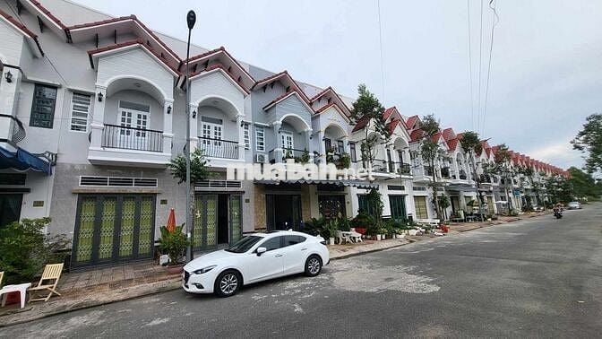 Nhà 1 trệt, 1 lầu đủ tiện nghi KDC phường 5, TP Vị Thanh cho thuê VPKD