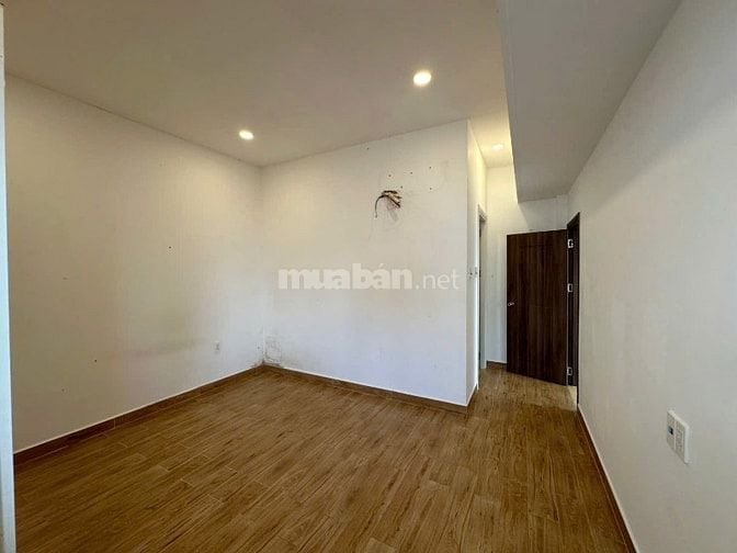 Cho thuê nhà hẻm 3m(BG) Phan Đăng Lưu, P.5, Q.PN giá 18tr