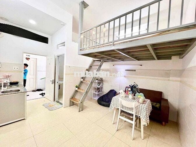Phòng trọ gác lửng trống ở liền