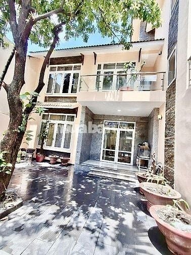 Bán biệt thự sân vườn hẻm xe tải 8m Lê Văn Thọ, Phường 9, Quận Gò Vấp
