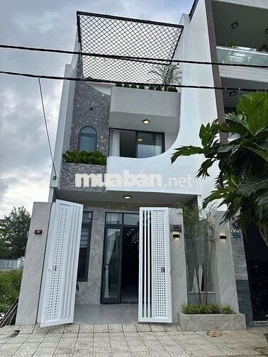 Bán nhà phố 1 trệt 2 lầu Thiết kế sang trọng, giá tốt khu vực